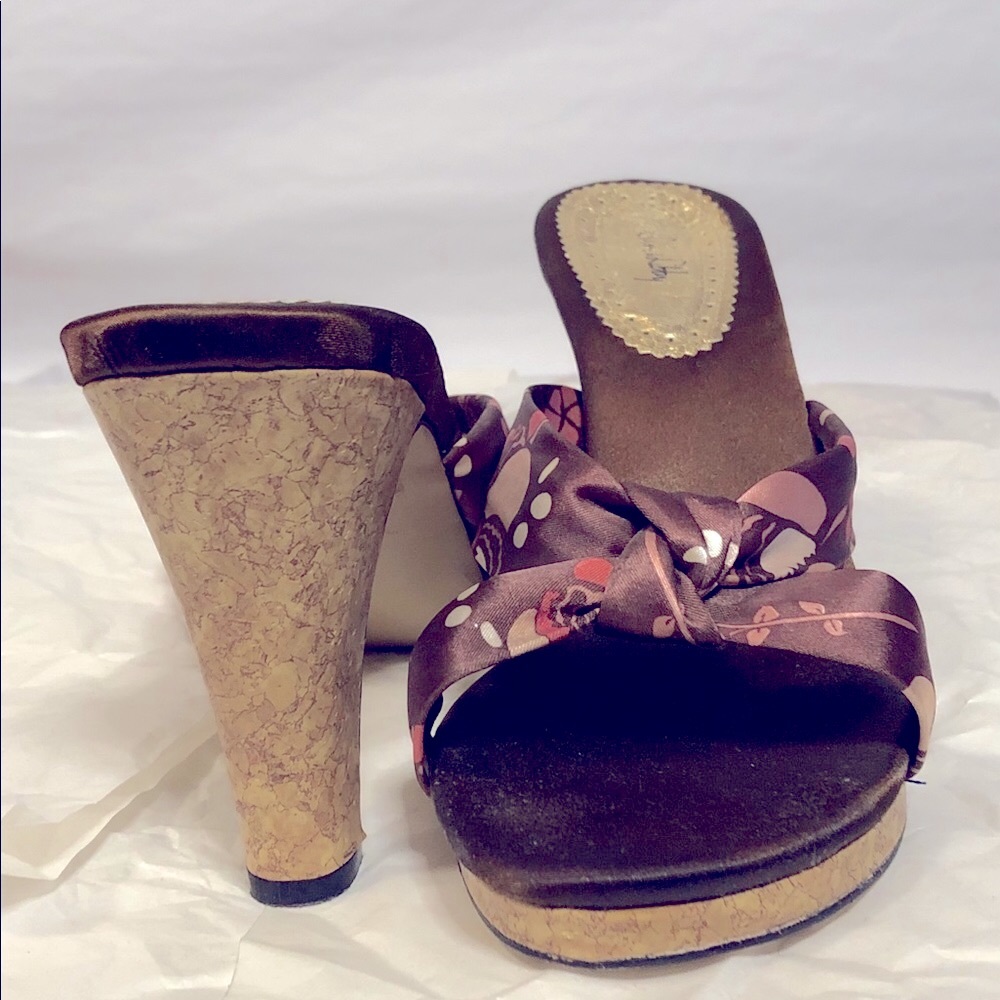 ✨🤎BEAUTIFUL brown & pink satin strap high heels✨
